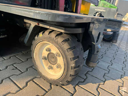 Combilift C2500 EST/ELECTRIC /Only 1449 hours/ battery reconditioned,efficiency of 81%. | 16