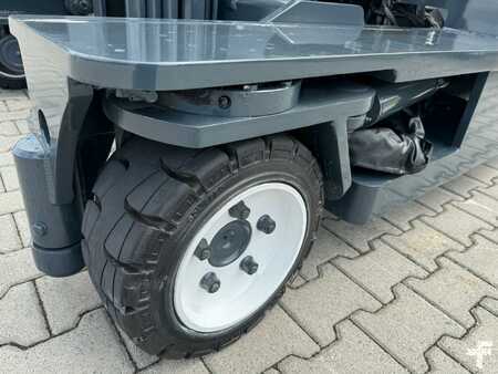 Combilift C3000/ Triplex 5500 mm | 15