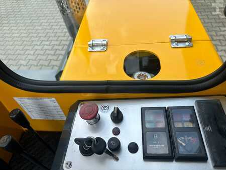 Combilift C3000/ Like new /Only  1900 hours !!! | 6