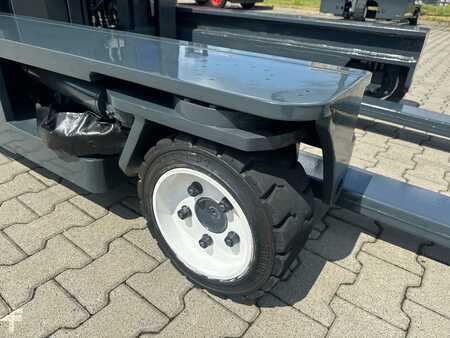 Combilift C3000/ Triplex 7450 mm /Only  5646 hours !!! | 9