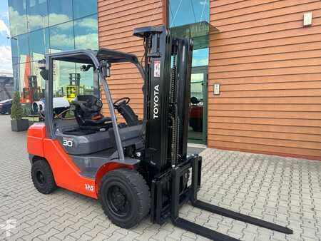 Toyota  06-8FGF30 //  2021 year // New price