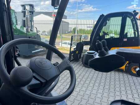 Toyota  06-8FGF30 //  2021 year // New price | 8