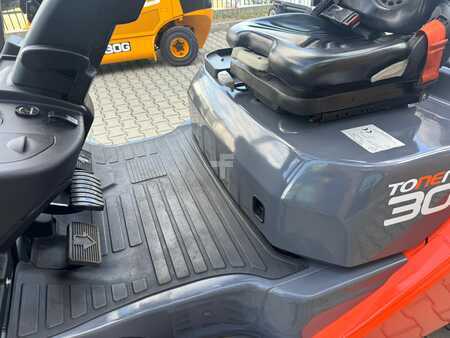 Toyota  06-8FGF30 //  2021 year // New price | 9