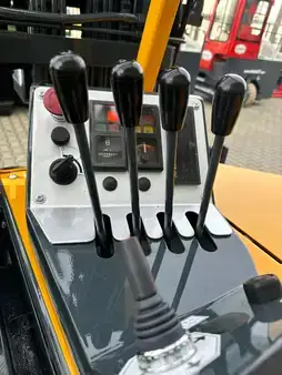 Combilift CB3000 //2017 year // Toyota engine | 4