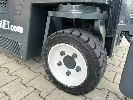 Combilift CB3000 //2017 year // Toyota engine | 9